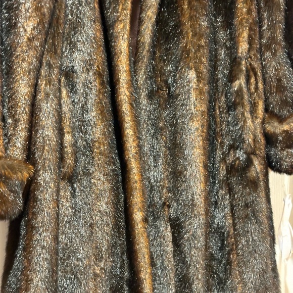 Women faux mink coat - Picture 5 of 8